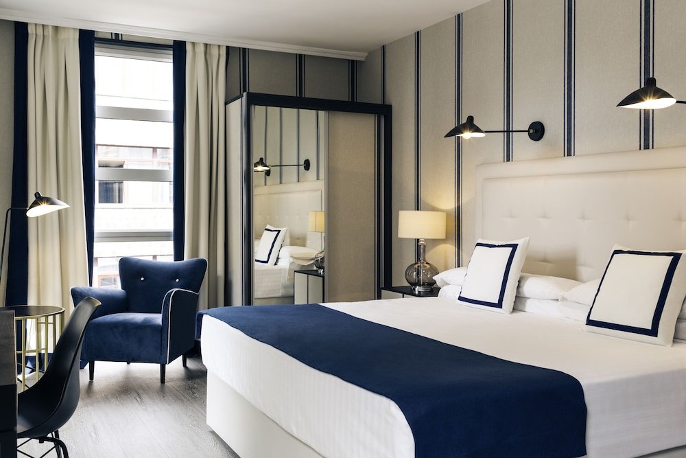 Mercure Bilbao Jardines De Albia Image 0